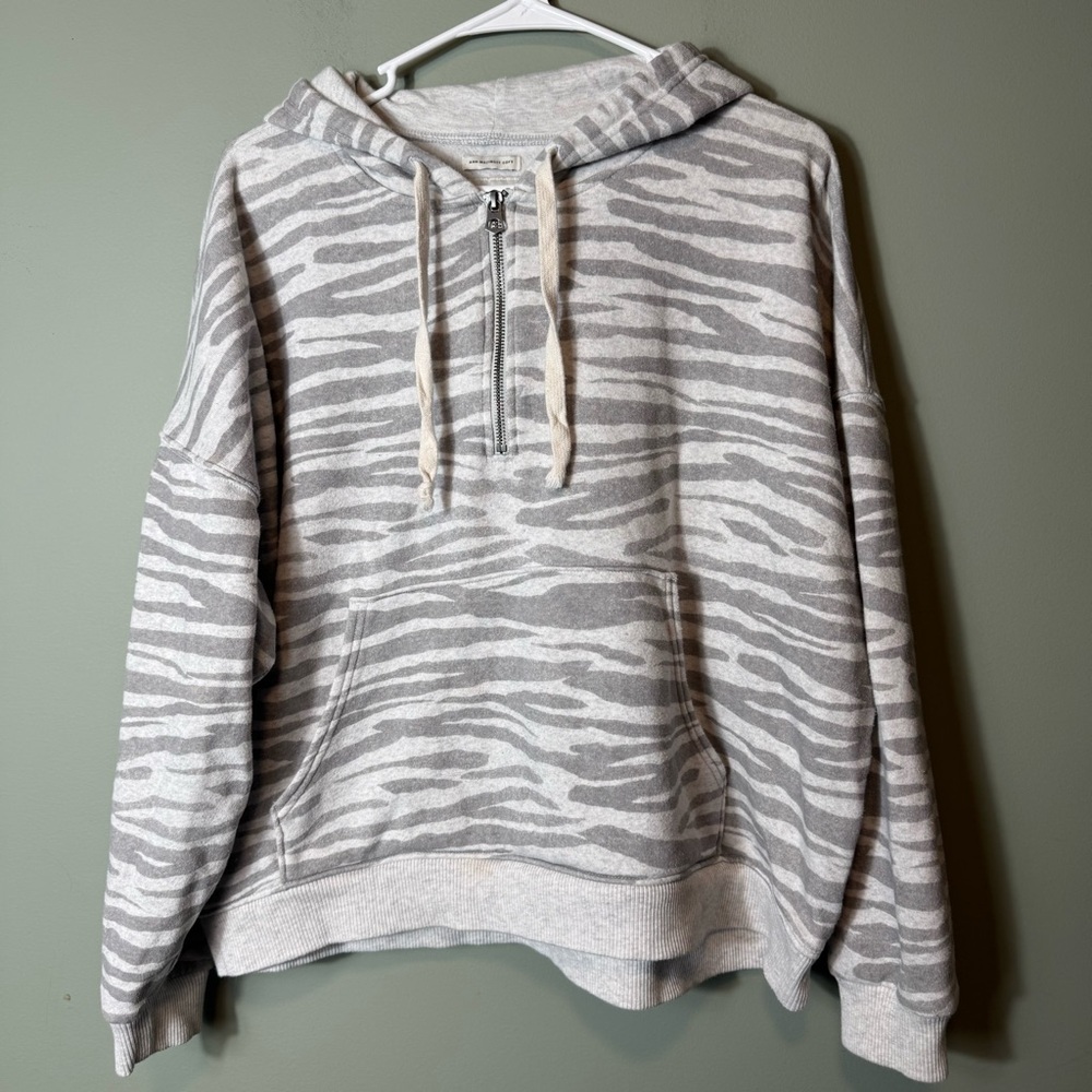 American Eagle Womens Zebra Print Pullover Sweater Half Zip Hoodie‎ Size Small